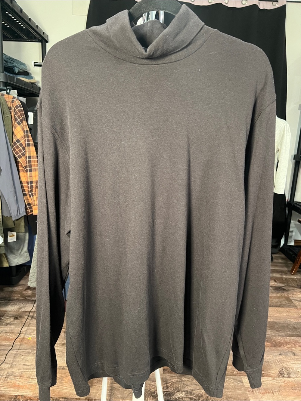 Van Heusen Men's Black Long-Sleeve Mock Neck Tee